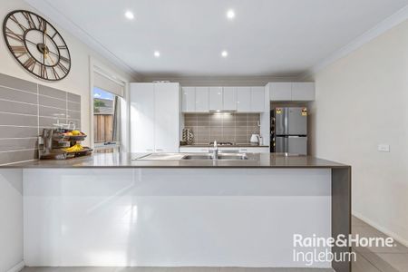 3 Morley Place, Glenfield, NSW 2167 - Photo 4