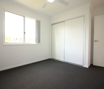 COZY AND CONVENIENT FLAT IN THE HEART OF BRAY PARK - Photo 1