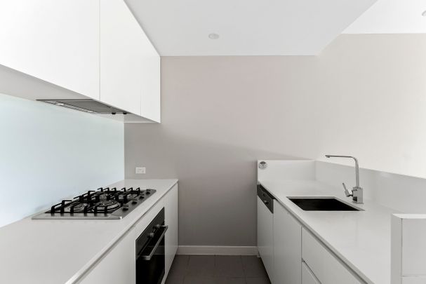 201/14 Elizabeth Street MALVERN - Photo 1