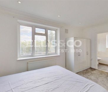 Thorn Close, UB5, Northolt - Photo 4