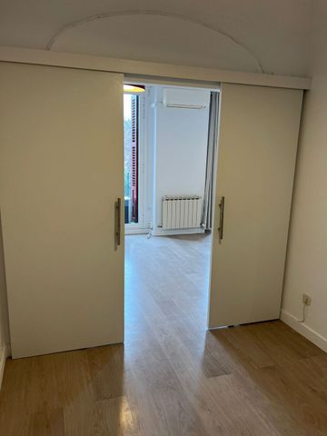 Piso de alquiler en Calle de Monteleón, Universidad - Malasaña - Photo 4