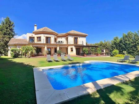 5 bedroom luxury Villa for rent in Los Flamingos, Spain - Photo 4