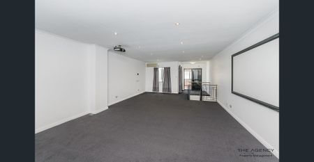 Beautifully Presented Townhouse with City Views – Prime Inner-City Living! - Photo 2