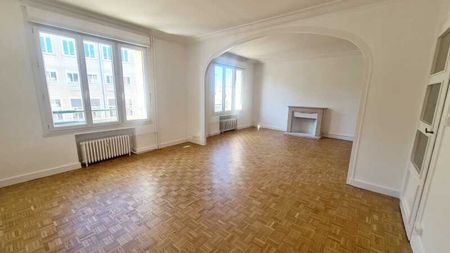 Location Appartement 5 pièces 116m² ORLEANS 45000 - Photo 3