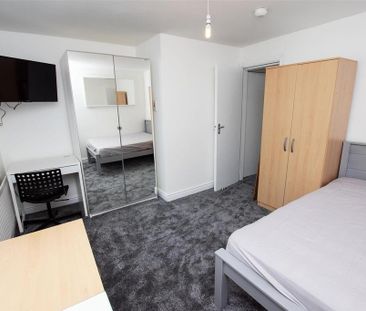 6 bedroom house to rent - Photo 1