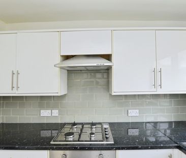 2 bedroom Flat To Let - Photo 5