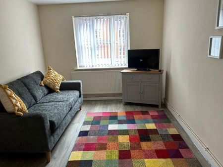 4 bedroom house share to rent - Photo 3