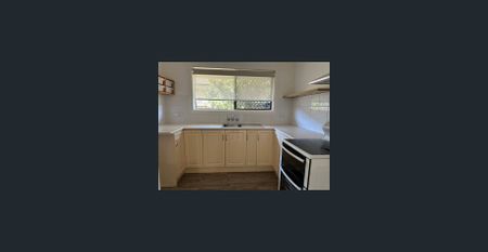 MODERN TWO BEDROOM DUPLEX IN PRIME PALM BEACH LOCATION - Photo 4