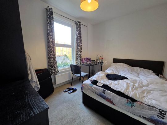 6 bedroom terraced house to rent - Photo 1