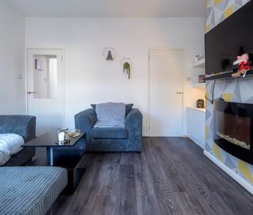 2 bedroom House To Let - Photo 2