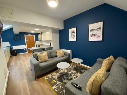 6 bedroom house to rent - Photo 1