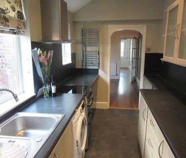 2 bedroom terraced house to rent - Photo 6