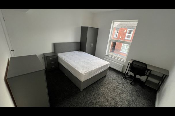 1 Bed Terraced House, Sheffield, S2 - Photo 1