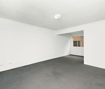 Spacious Renovated 2-Bedroom Townhouse in The Junction - Photo 3