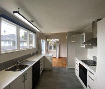 Warm & Sunny Family Home in Prime Location - Photo 6