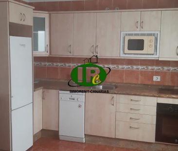 2-Zimmer-Wohnung mit Terrasse im 3. Stock zu vermieten in El Tablero - Photo 3