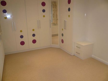 5 bedroom detached house to rent - Photo 4