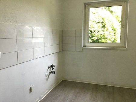 Toptip: zeitgemäße 3-Raum-Wohnung mit Balkon und Tageslichtbad! - Photo 5