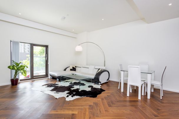 New Union Square, SW11, London - Photo 1