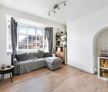 3 bedroom end of terrace house to rent - Photo 2