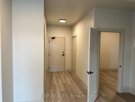 Condo Townhouse For Lease | S8155360 - Photo 5