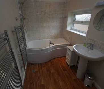 1 bedroom in a house share to rent - Photo 6