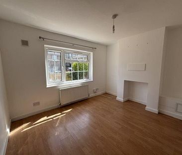 2 bedroom semi-detached house to rent - Photo 5