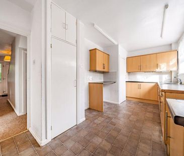 4 bedroom detached house to rent - Photo 2