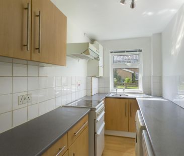 1 bedroom ground floor flat to rent - Photo 2
