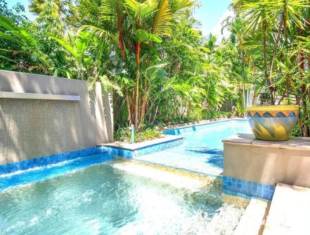 2 BEDROOM : 1 BATHROOM : FULLY FURNISHED : RESORT STYLE LIVING : CLOSE TO TOWN & BEACH - Photo 5