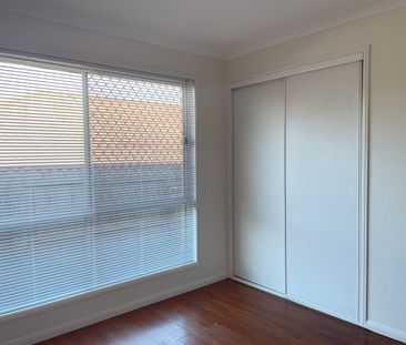 60 Ravenswood Lane, Springfield QLD 4300 - House For Rent | Domain - Photo 4