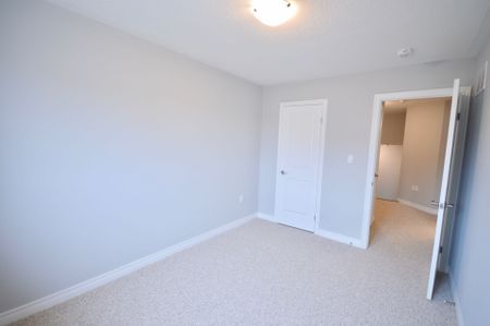 For Lease - 34 Cittadella Boulevard, Hamilton, Ontario - Photo 4