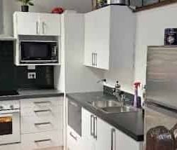 Warehouse Precinct Living: Modern 3-Bedroom Apart - Photo 1
