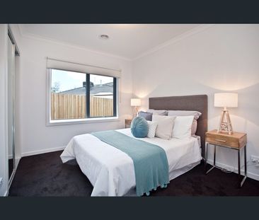5/27 Runcorn Crescent, Deer Park, Vic 3023 - Photo 5