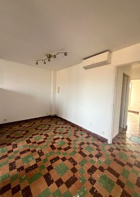 CHATEAURENARD - Appartement avec 2 chambres, bureau et terrasse., - Photo 1