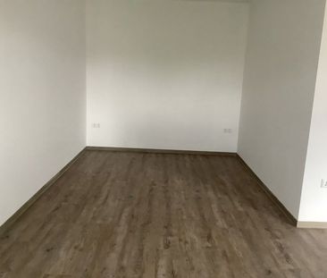 Mitten drin satt nur dabei: 1-Zimmer-Wohnung sofort verfügbar - Photo 3