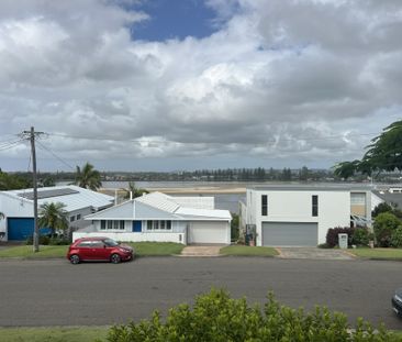 Three Bedroom Home in East Ballina - Photo 3