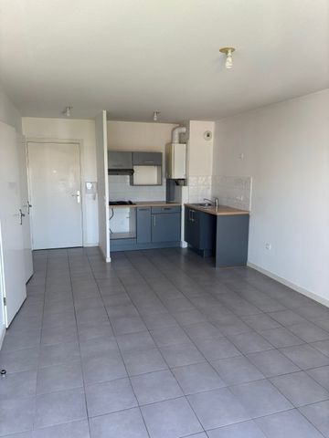 Location Appartement 2 pièces 40m² - Photo 2