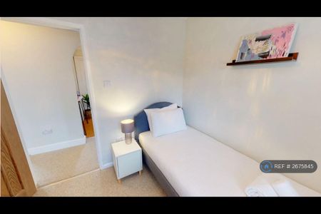 3 bedroom bungalow to rent - Photo 5