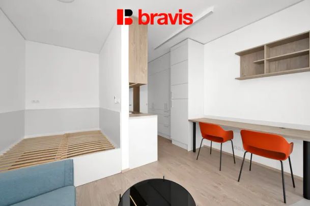 Pronájem kompletně zařízeného ateliéru 1+kk, Palác Trnitá, ul. Trnitá, s balkonem a možností garážového stání - Photo 1