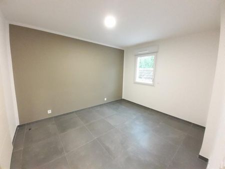 Location Appartement 2 pièces 36m² MARSEILLE 8ème - Photo 4