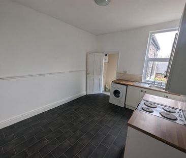 2 Beds - Terraced House - - Photo 2