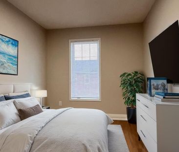 For Lease - 6880 Meadowvale Town Centre Circle Unit# 51, Mississaug... - Photo 5