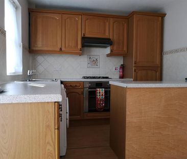 3 bedroom terraced house to rent - Photo 6