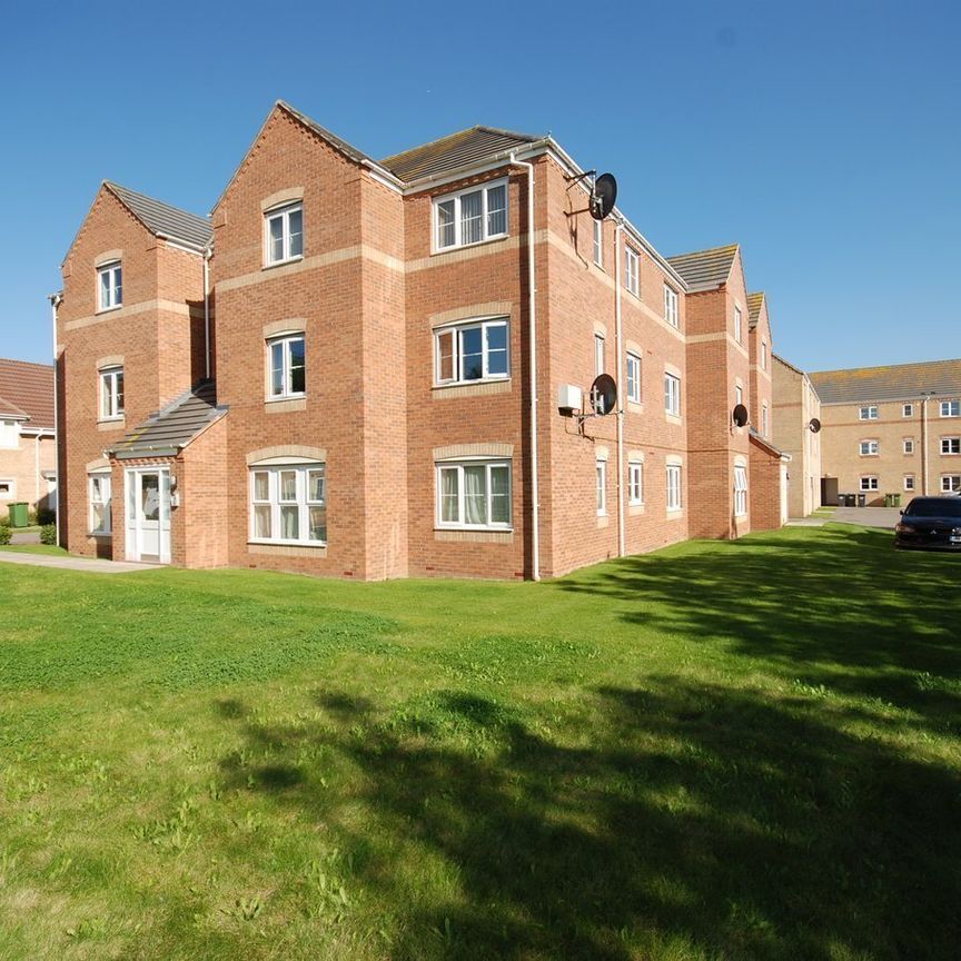 Gardeners End, Bilton, Rugby, CV22 - Photo 1