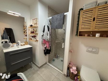 T2 dans la Résidence l'Echappée verte proche CHU avec place de parking - Photo 2