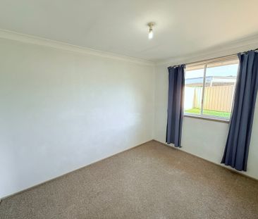 FAMILY HOME, IDEAL LOCATION, QUIET CUL-DE-SAC LIVNG - Photo 4