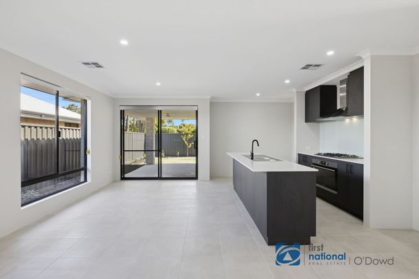 Brand New 5x2 – Modern, Spacious and Ready to Move In - Photo 1