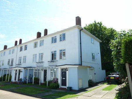 Manor House Court, West Street, Epsom, Surrey, KT18 7RN - Photo 5