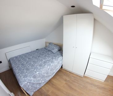 Room in a Shared House, Fourth Avenue, E12 - Photo 1